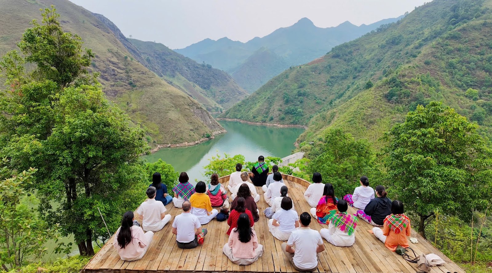 Hoạt động tập thể cộng đồng Thiền Việt 11
