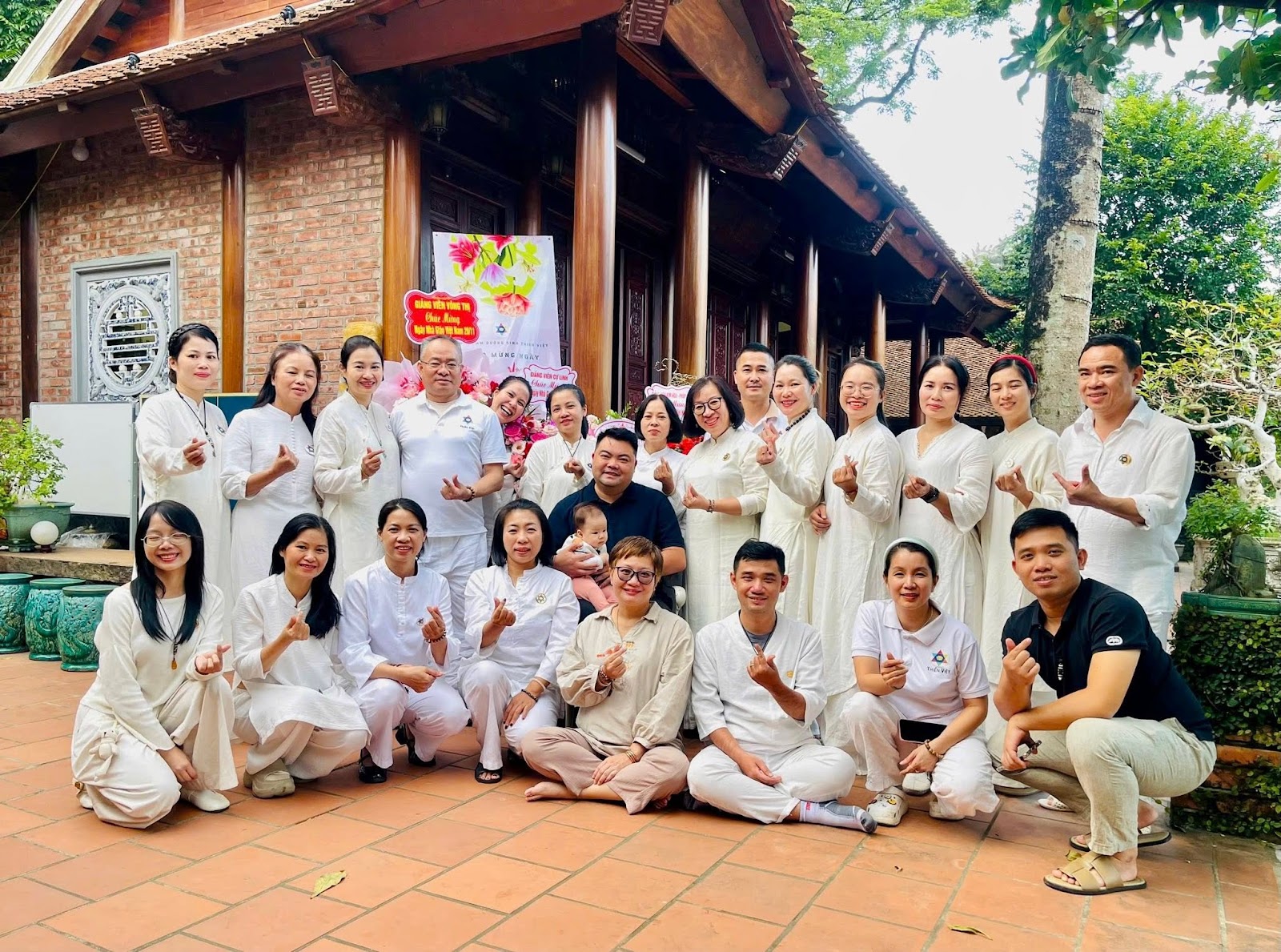 Hoạt động tập thể cộng đồng Thiền Việt 4