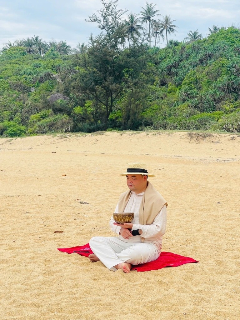 Master Lê Thái Bình thiền chuông xoay tại Gò Cỏ