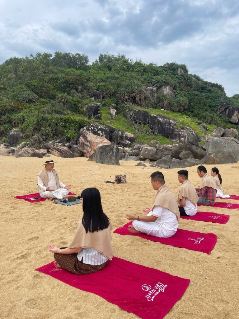 Thiền đàm và chia sẻ năng lượng bên bờ biển Gò Cỏ