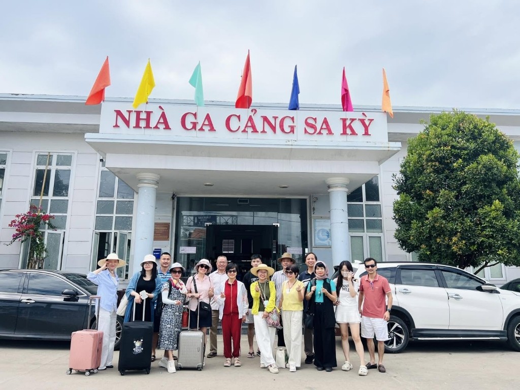 Khởi hành tại Nhà ga Cảng Sa Kỳ