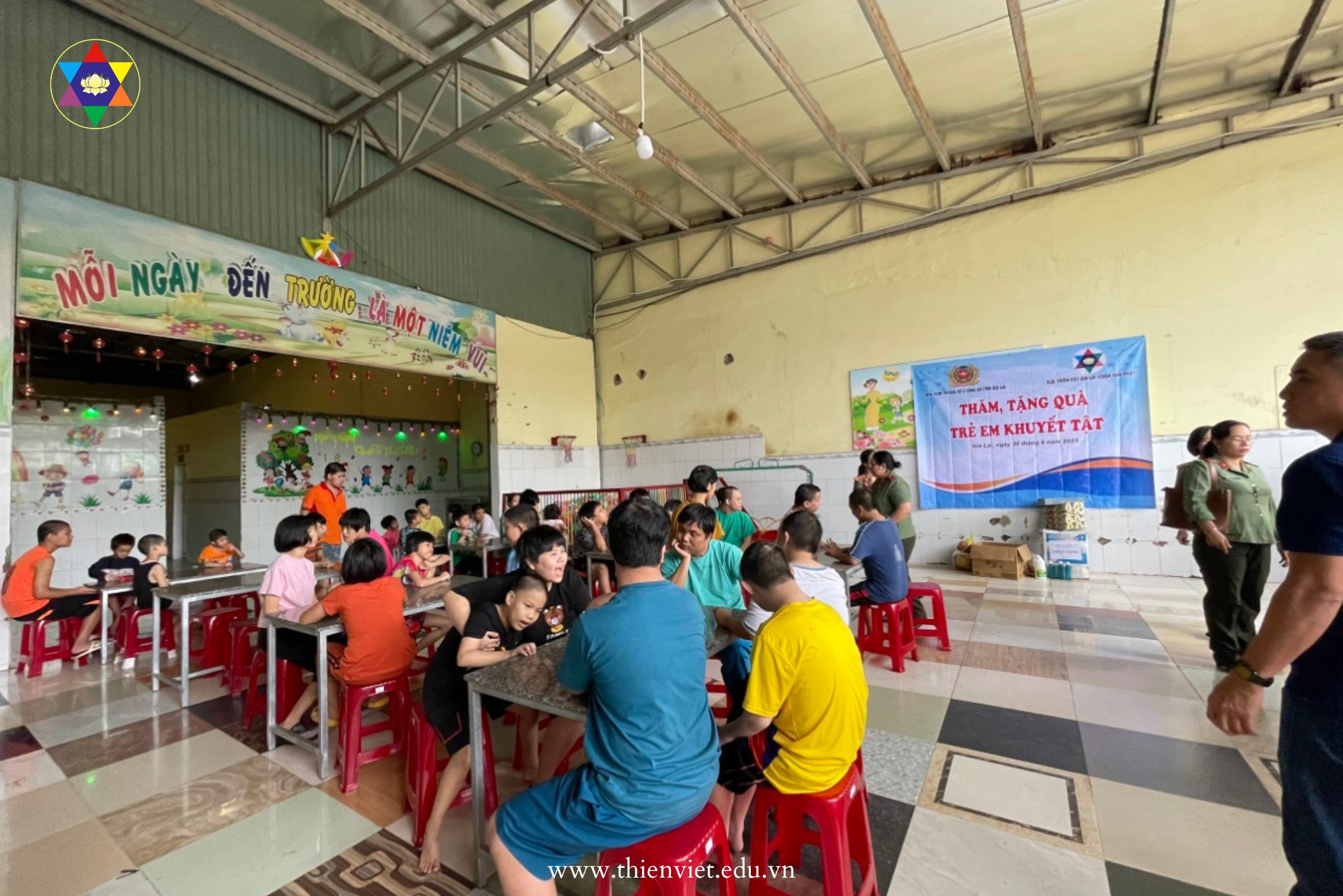 Trao Yeu Thuong Tre Em Khuyet Tai Tai Pleiku (7)