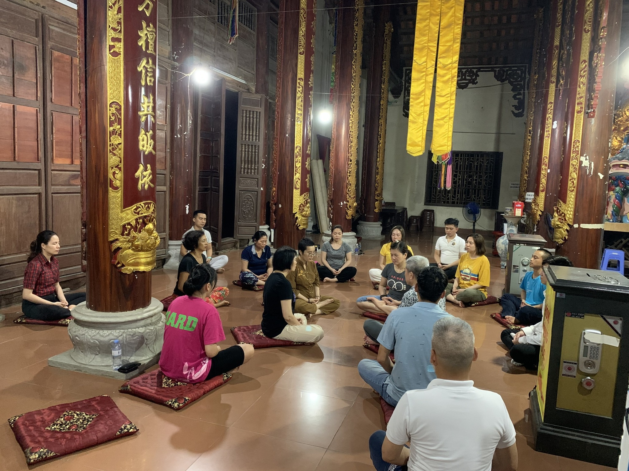 Thien Viet Chua Cu Linh Dia Diem Hoc Thien O Long Bien (10)